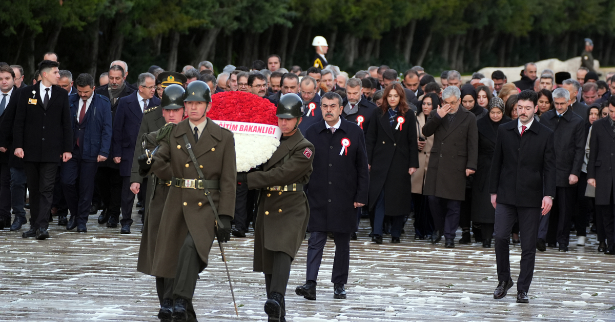 Siyasilerden Öğretmenler Günü mesajları