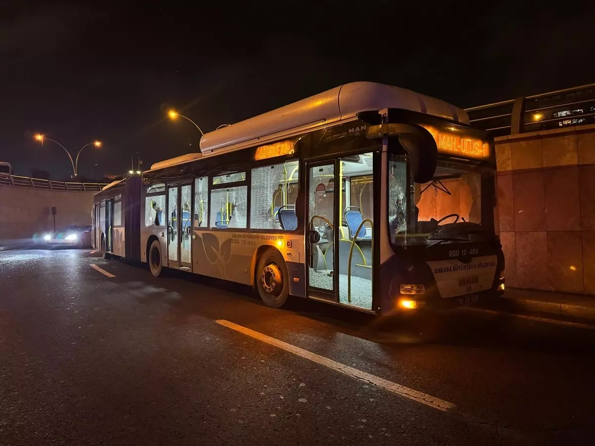 Pursaklar’da Otobüs Camlarını Kıran Şüpheli Gözaltında